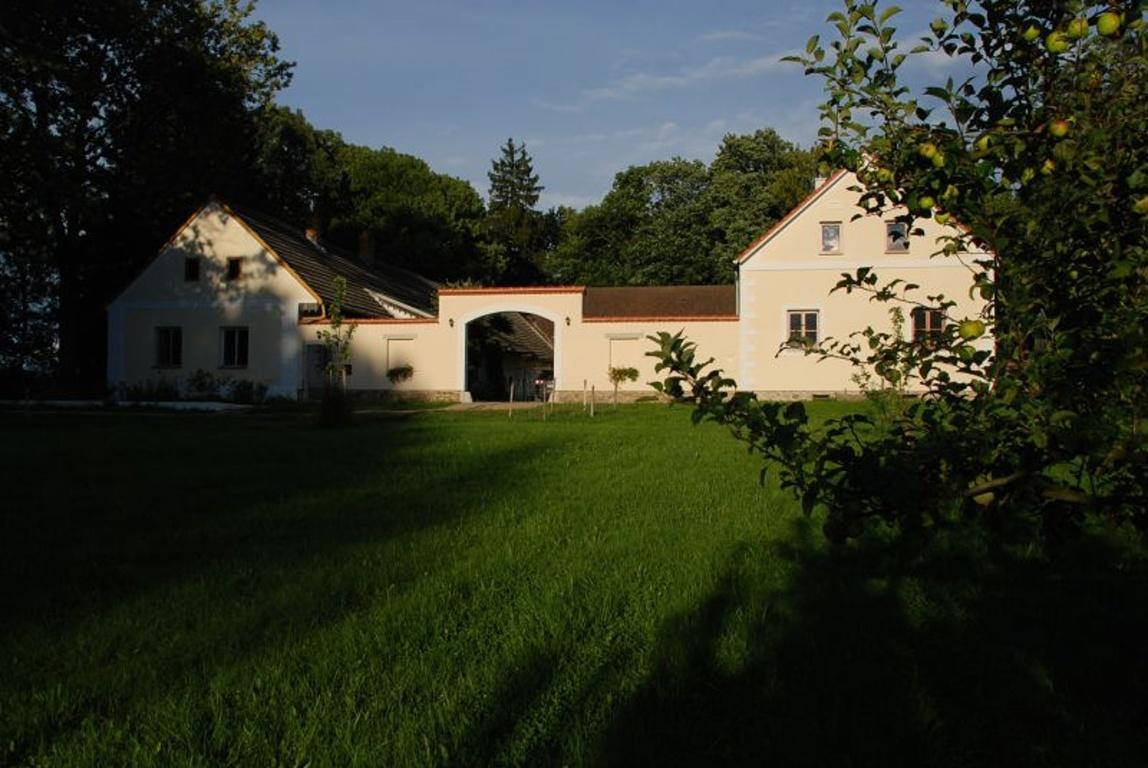 Veverci Dvur Hotel Rosec Zewnętrze zdjęcie
