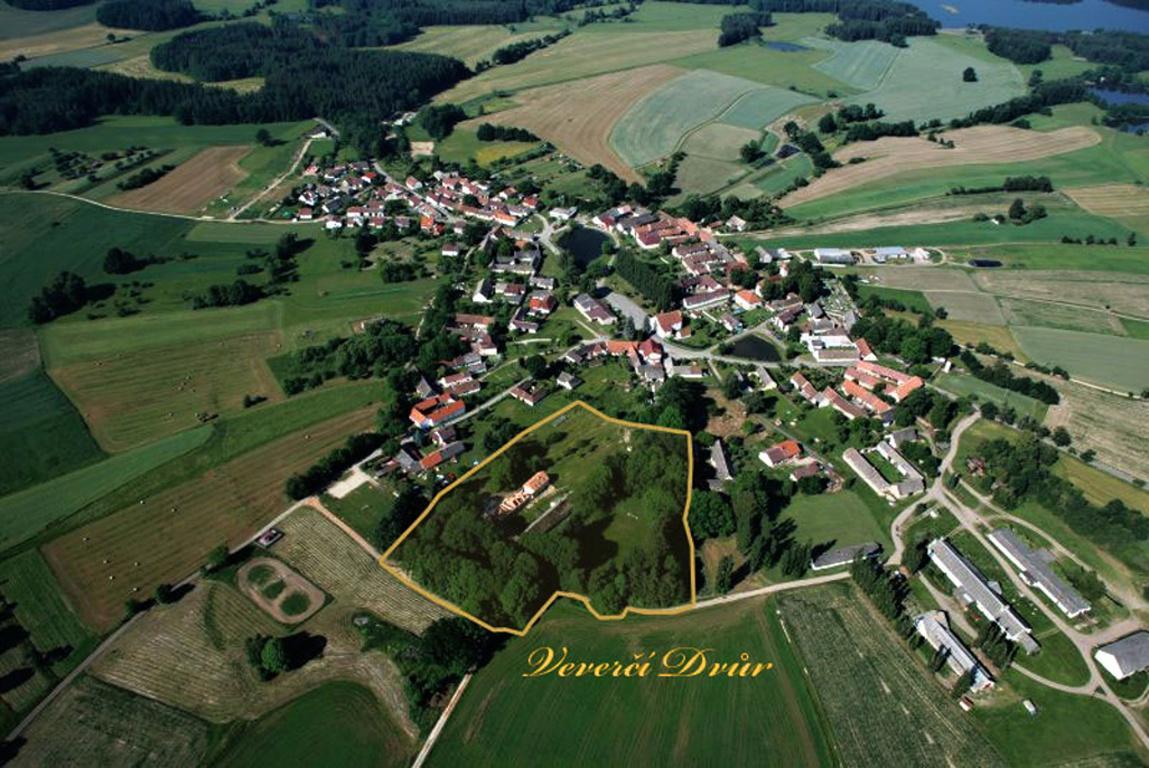 Veverci Dvur Hotel Rosec Zewnętrze zdjęcie