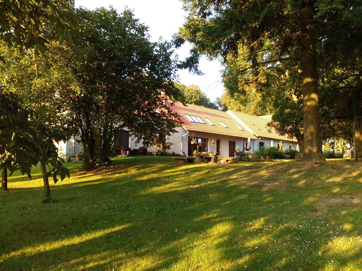 Veverci Dvur Hotel Rosec Zewnętrze zdjęcie